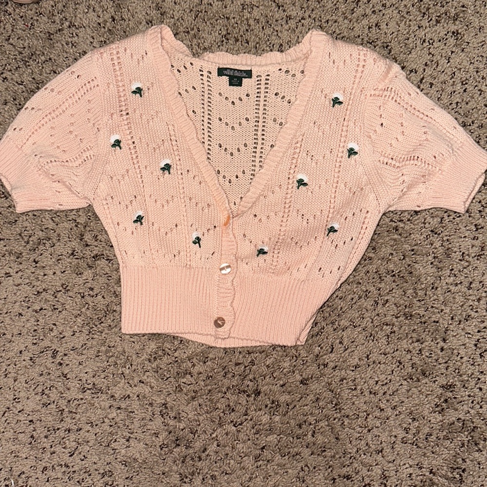 Cute cropped cardigan with flowers